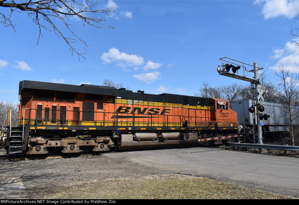 BNSF 7607